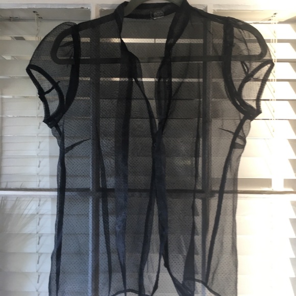 Sheet top with small polka dots and tie at neck - Picture 1 of 3